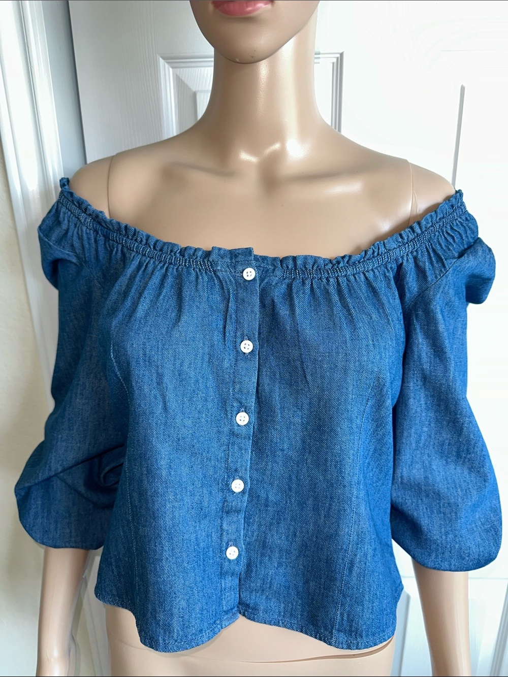 NWT 100% Cotton Old Navy Blue Denim Peasant Button-Front Blouse Size Medium. - Picture 2 of 14